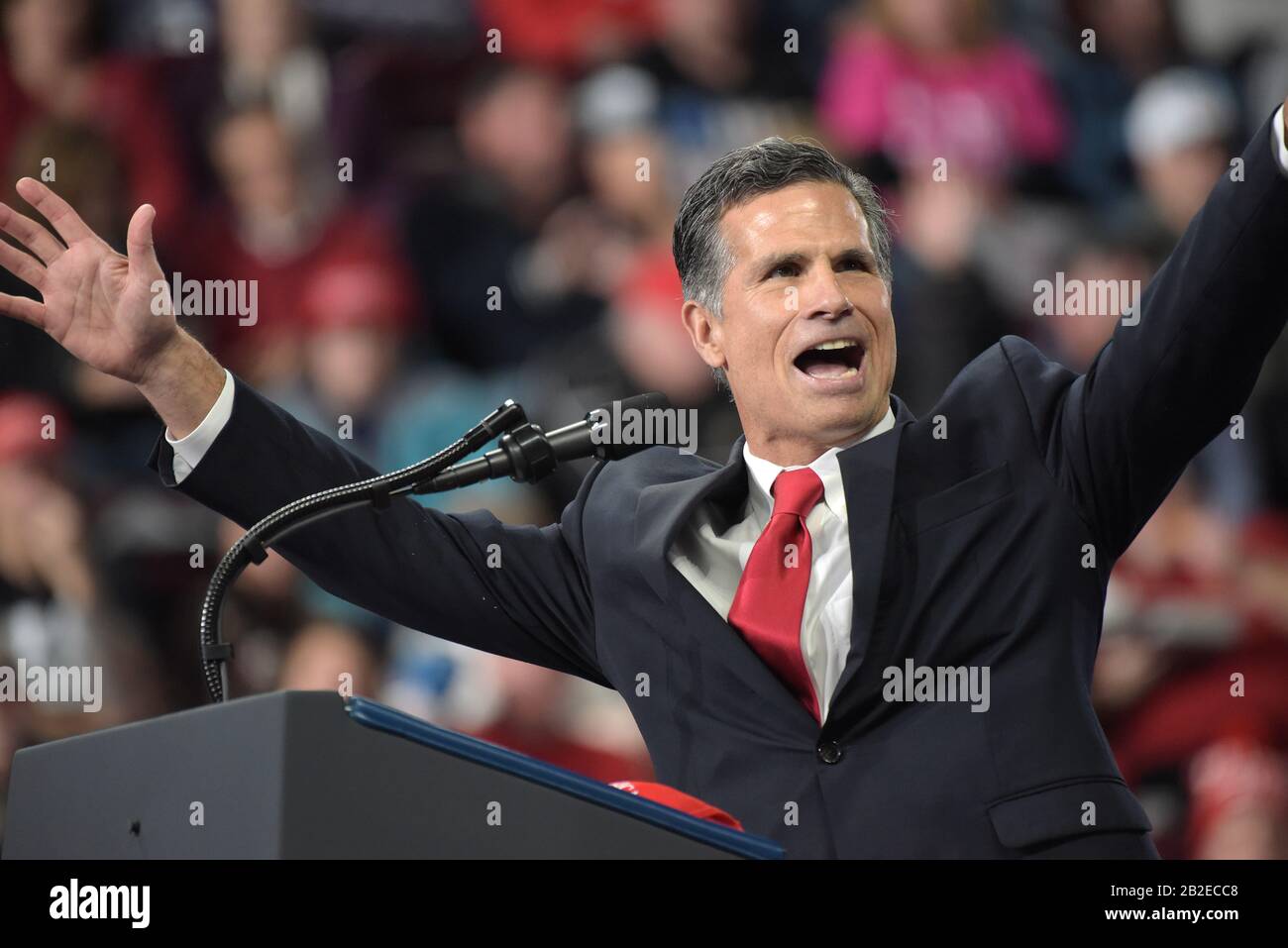 Le représentant des États-Unis dans le 9ème arrondissement du Congrès de Pennsylvanie, Dan Meuser, s'exprime lors d'un rassemblement le 10 décembre 2019 au Giant Center de Hershey, PA. Banque D'Images