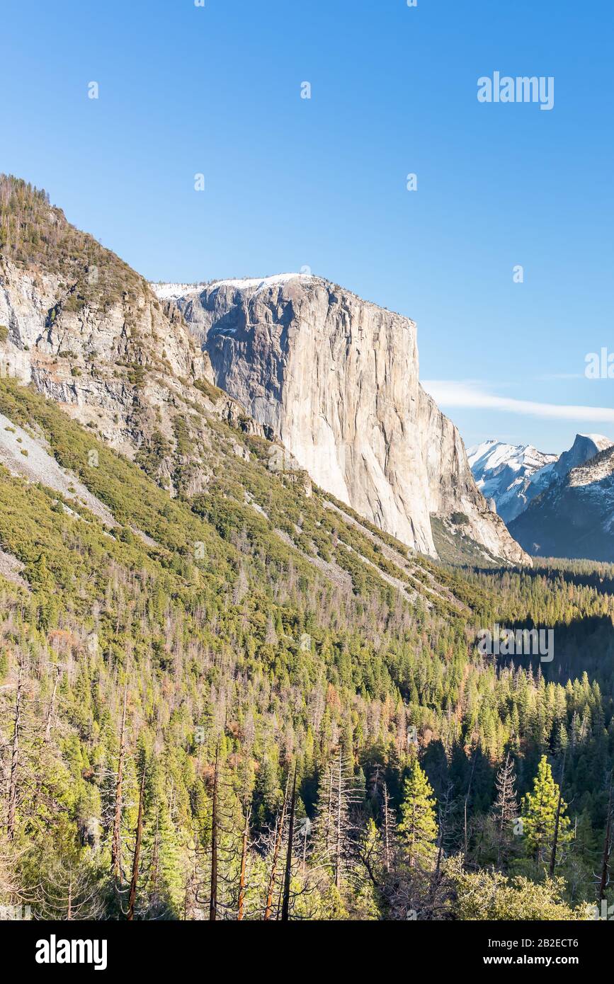 Yosemite National Park Valley, El Capitan Depuis Tunnel View, Hiver Season, En Décembre 2019, Mariposa County, Montagnes De La Sierra Nevada Occidentale, Califor Banque D'Images