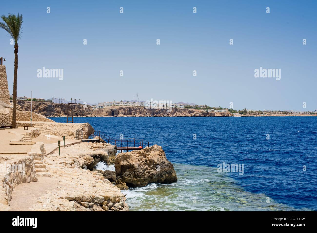 Le paysage des roches de la mer rouge à Sharm al shaikh Egypte. Banque D'Images