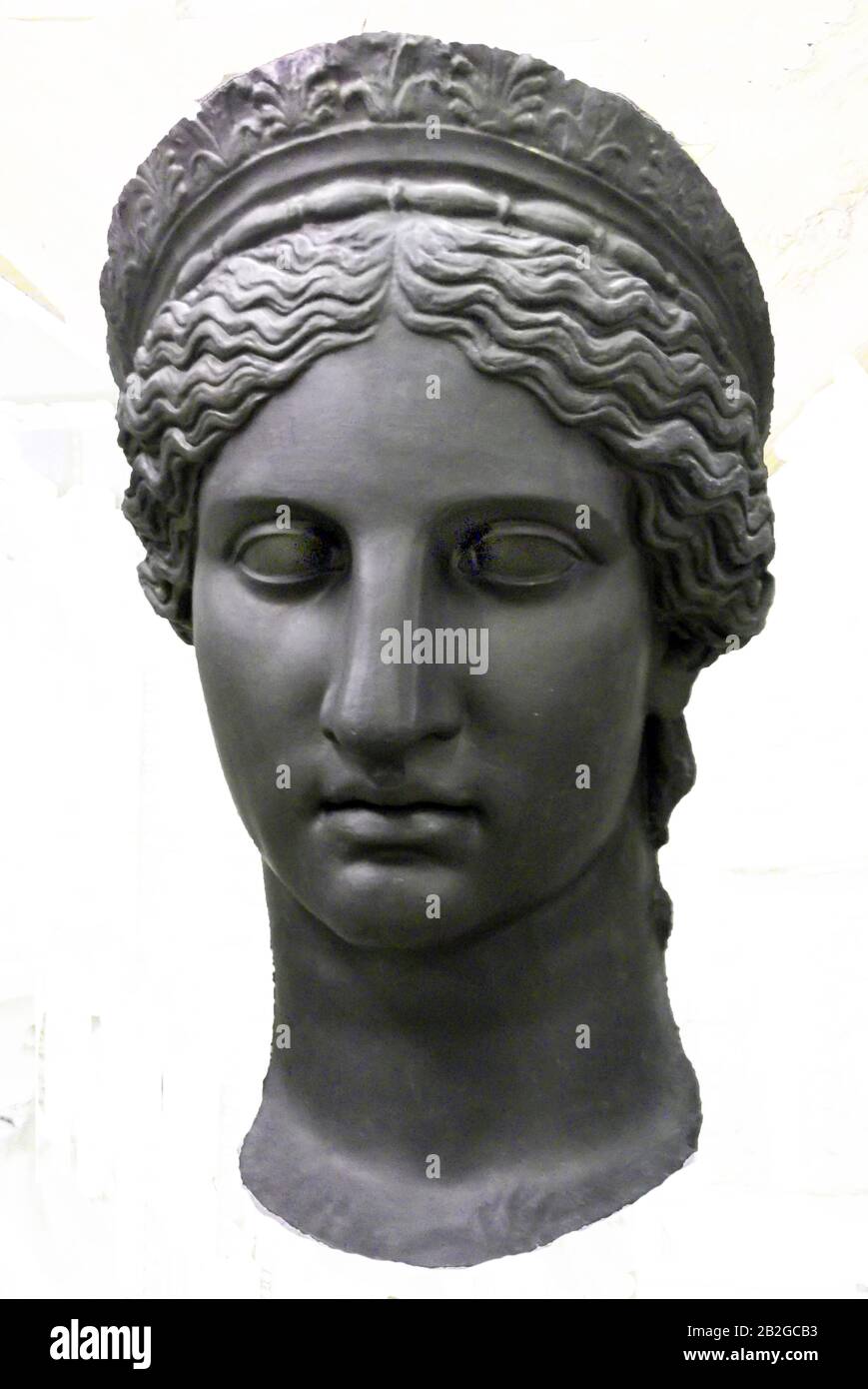 6565. Grand buste en marbre de la déesse Juno, (Hera) la déesse romaine du mariage et de l'accouchement. Banque D'Images