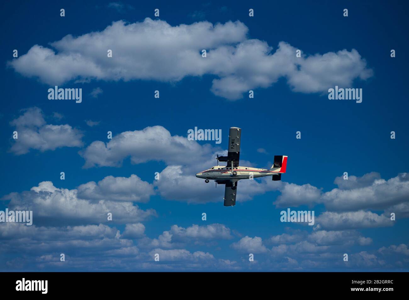 Winair Plane Dans Nice Sky Banque D'Images
