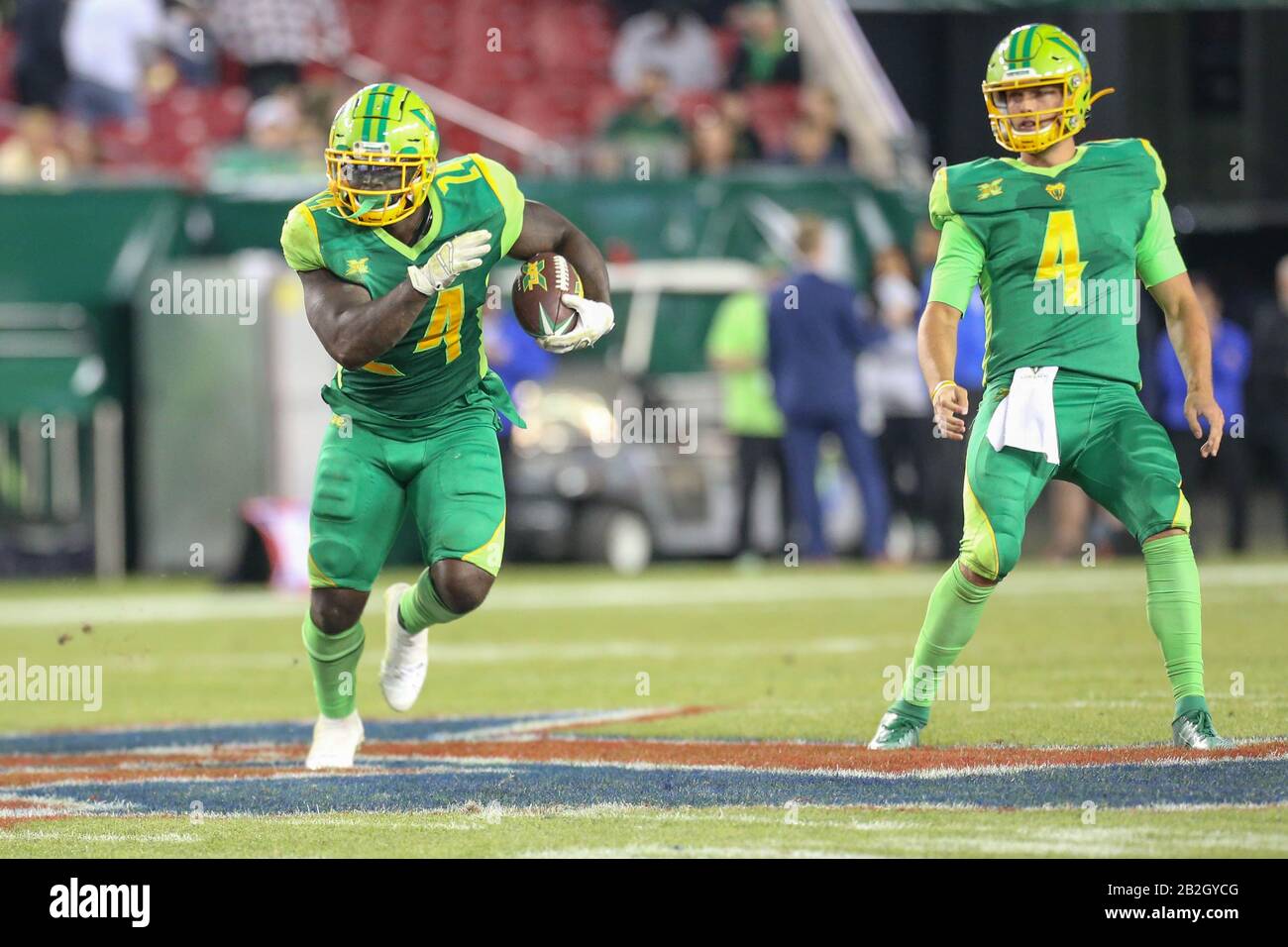 Tampa Bay Vipers tournant de retour de 'Veon Smith (24)] court avec le ballon pendant un match de football XFL, dimanche, mars 1, 2020, à Tampa, Floride, États-Unis. (Photo par IOS/ESPA-Images) Banque D'Images