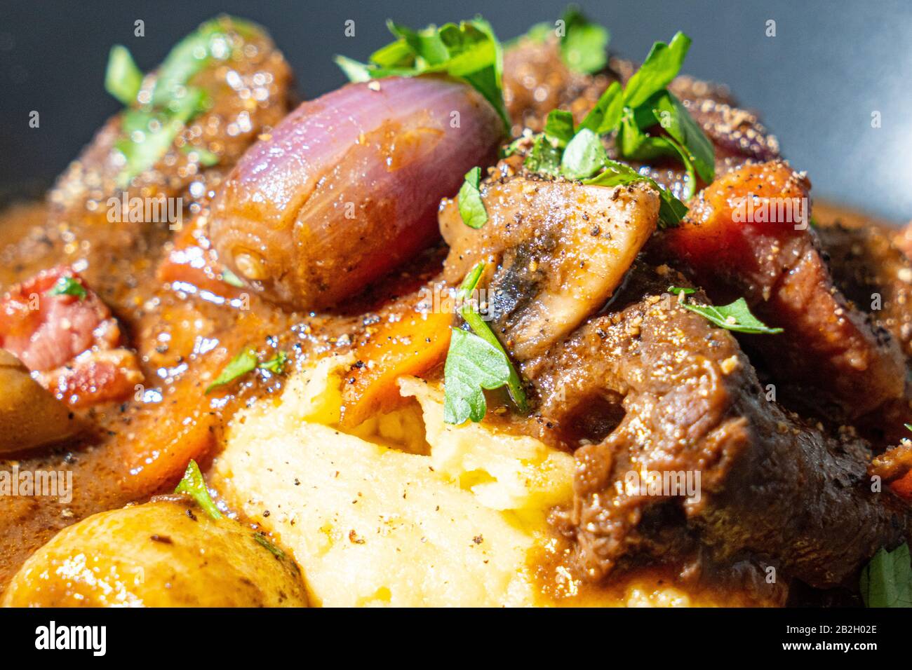 Bœuf bourguignon - Bœuf bourguignon avec purée de pommes de terre Banque D'Images