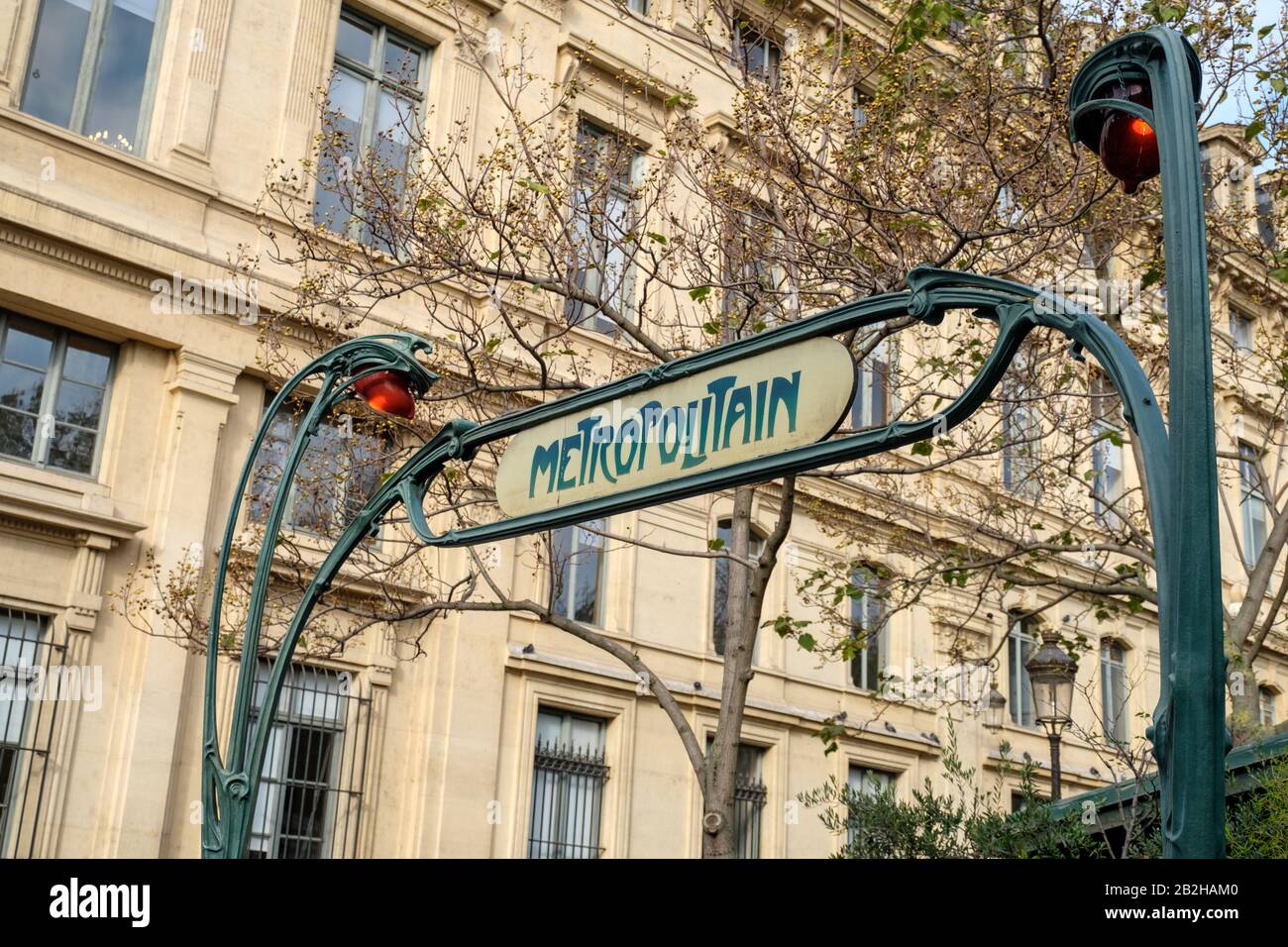 Panneau Art Nouveau Metropolitain, Paris. Banque D'Images