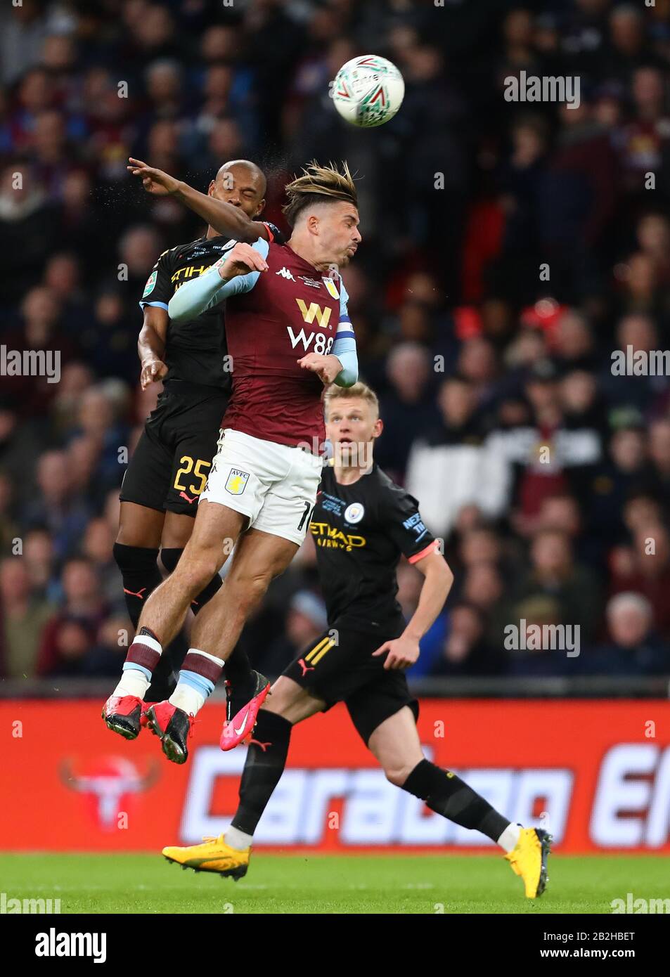 Jack Grealih d'Aston Villa et Fernandinho de Manchester City en action - Aston Villa / Manchester City, Carabao Cup final, Wembley Stadium, Londres, Royaume-Uni - 1 mars 2020 Usage éditorial Seulement - les restrictions DataCo s'appliquent Banque D'Images