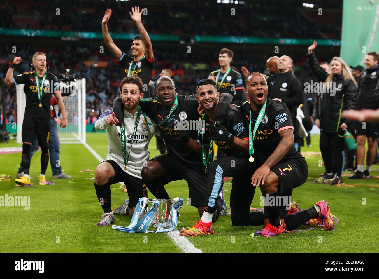 Bernardo Silva, Benjamin Mendy, Riyad Mahrez et Raheem Sterling de Manchester City célèbrent avec le trophée Carabao Cup - Aston Villa / Manchester City, Carabao Cup final, Wembley Stadium, Londres, Royaume-Uni - 1 mars 2020 Usage éditorial Seulement - les restrictions de DataCo s'appliquent Banque D'Images