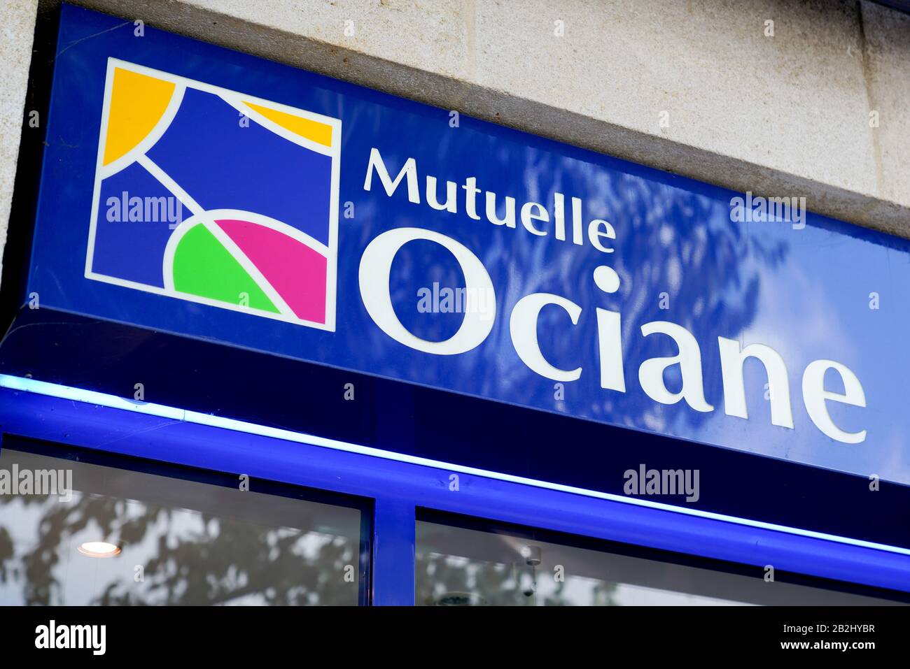 Bordeaux , Aquitaine / France - 09 24 2019 : Mutuelle Ociane Matmut Group Mutuelle Française Banque D'Images