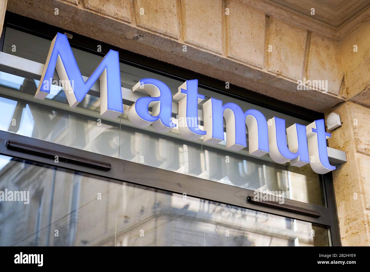 Bordeaux , Aquitaine / France - 10 02 2019 : assurance vente de panneaux Matmut Group Bureau commun français Banque D'Images
