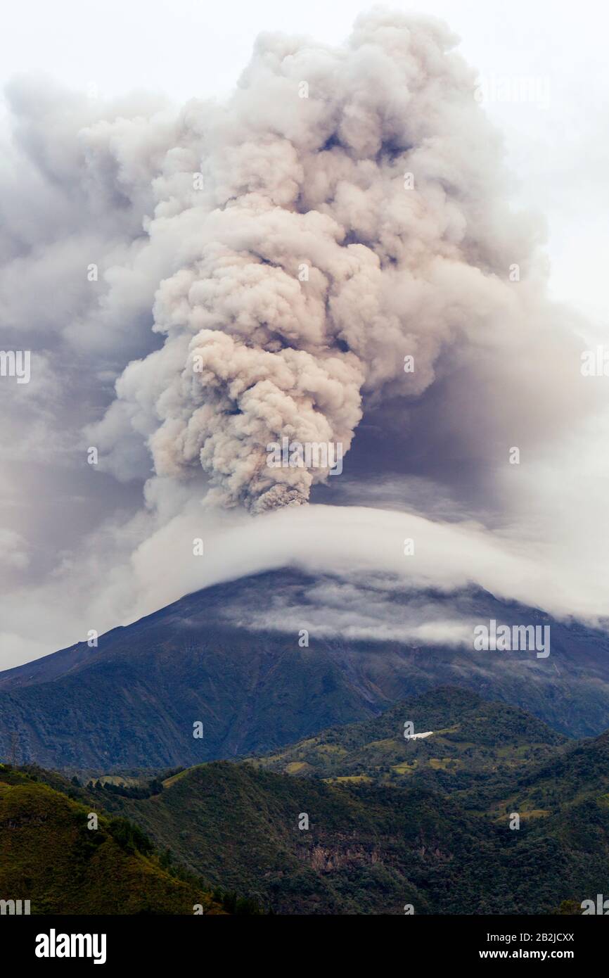 L'éruption du volcan Tungurahua Equateur Amérique du Sud Mai 2011 Banque D'Images