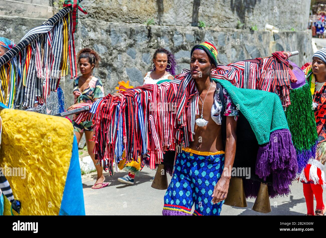 Février 2020, Carnaval Brésilien. Culture populaire, rencontre de 'Maracatus de baque solto' ('rural maracatu'), musique et danse typique de Pernambuco. Banque D'Images