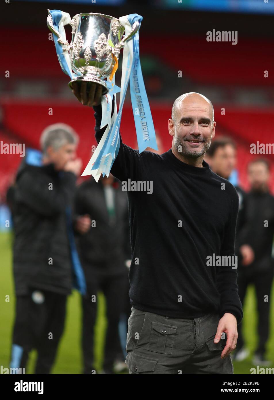 Manager de Manchester City, Pep Guardiola célèbre avec le Carabao Cup Trophy - Aston Villa / Manchester City, Carabao Cup final, Wembley Stadium, Londres, Royaume-Uni - 1 mars 2020 Usage éditorial Seulement - les restrictions DataCo s'appliquent Banque D'Images