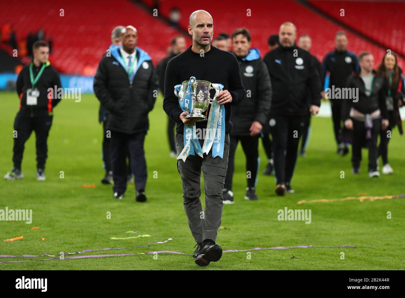 Manager de Manchester City, Pep Guardiola avec le Carabao Cup Trophy - Aston Villa / Manchester City, Carabao Cup final, Wembley Stadium, Londres, Royaume-Uni - 1 mars 2020 Usage éditorial Seulement - les restrictions DataCo s'appliquent Banque D'Images