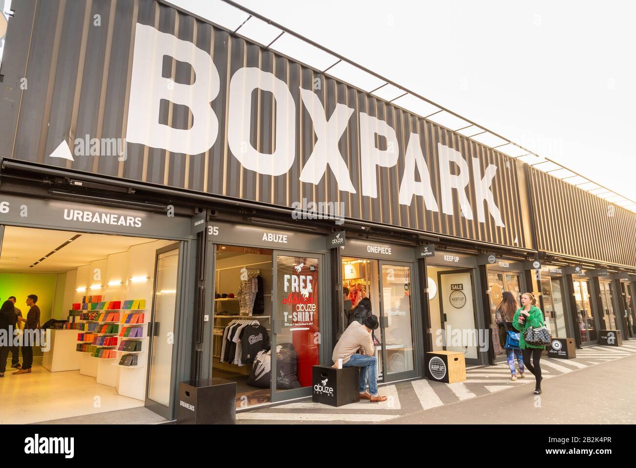 Boxpark unités de vente au détail, Shoreditch, London, England, UK Banque D'Images