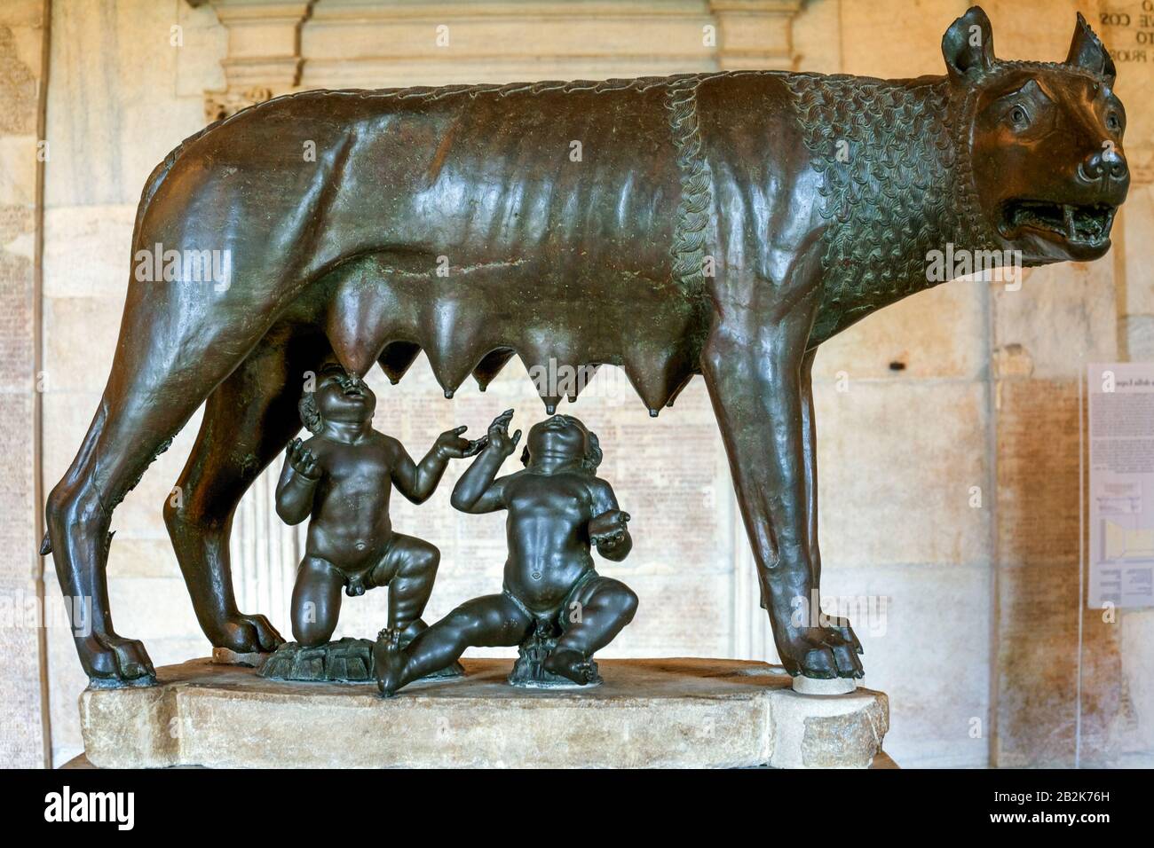 La Statue Sujet est inspiré de la légende de la fondation de Rome quand les jumeaux Romulus et Remus père Numitor fut renversé par son frère l'Uma Banque D'Images