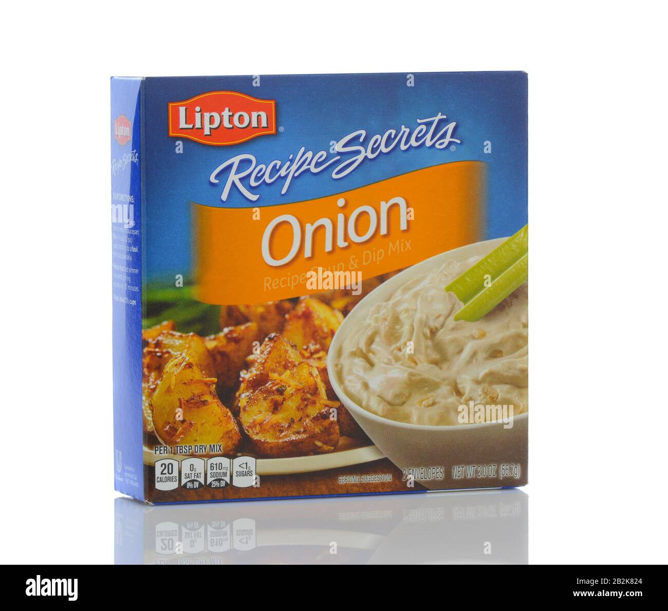 Irvine, CALIFORNIE - 22 MAI 2019: Une boîte de Lipton Recipe secrets oignon soupe et Dip Mix. Banque D'Images