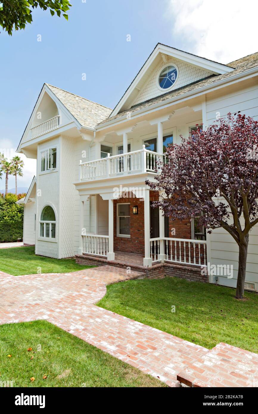 Façade d'une maison élégante traditionnelle Banque D'Images