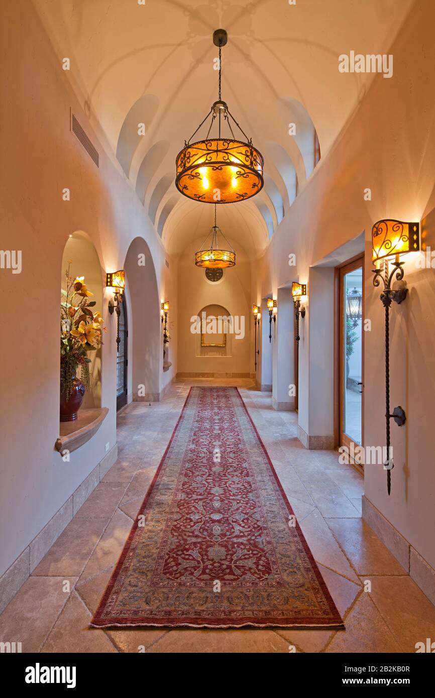 Couloir dans une maison luxueuse Banque D'Images