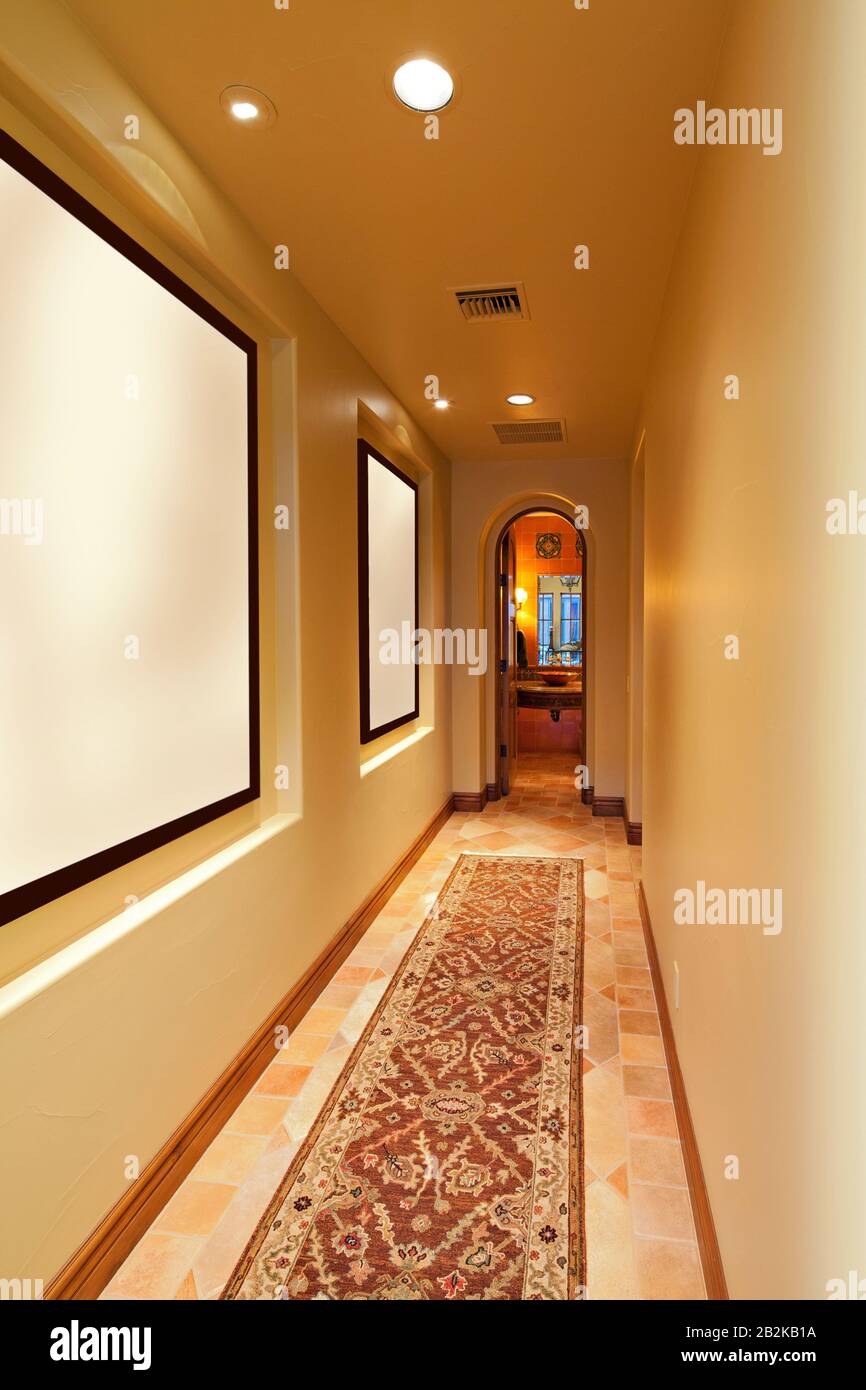 Couloir dans une maison luxueuse Banque D'Images