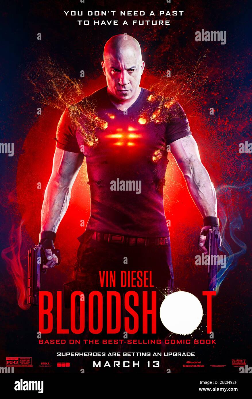 Bloodshot (2020) réalisé par Dave Wilson et avec Sam Heughan, Eiza González, vin Diesel et Talulah Riley. Première partie de Valiant Comics a planifié un univers cinématographique partagé ; un soldat mort est réanimé et renforcé par la nanotechnologie pour devenir la machine à tuer ultime. Banque D'Images