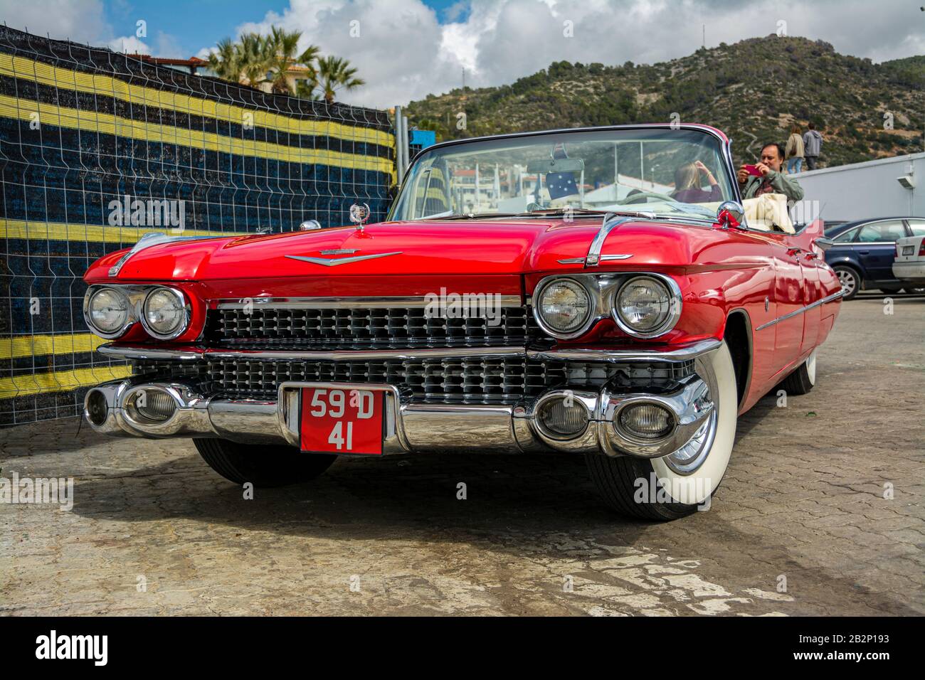 Jouet Voiture Ancienne En Tôle S Fer - Italie, Années 1950, Cabriolet Rouge, 9.5 Cm