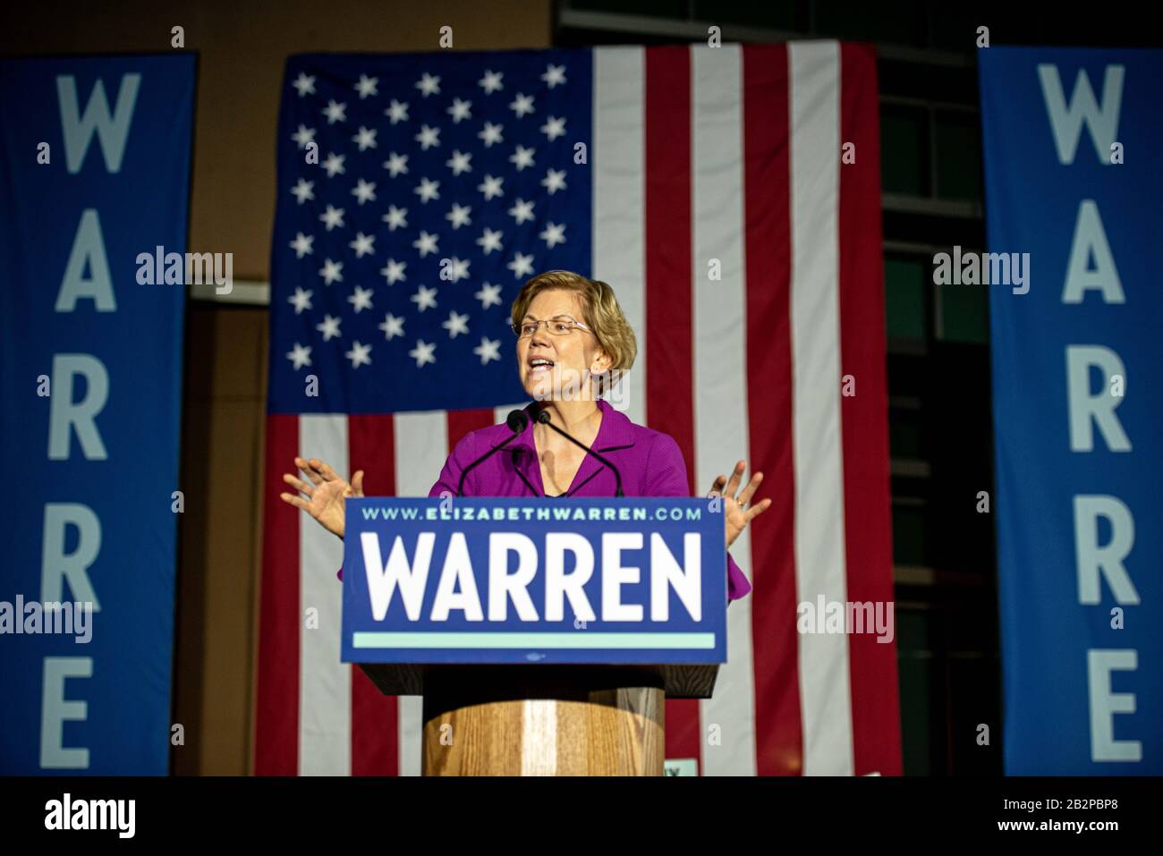 Los Angeles, Californie, États-Unis. 2 mars 2020. La candidate démocrate À la présidence ELIZABETH WARREN organise un rassemblement au East Los Angeles Community College de Los Angeles, en Californie, la nuit précédant le lundi du premier scrutin du Super mardi. Crédit: Justin L. Stewart/Zuma Wire/Alay Live News Banque D'Images