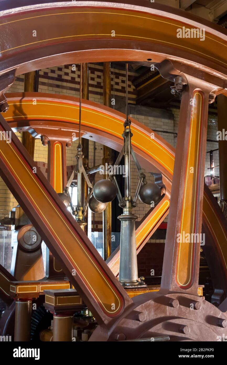 Grands volants, faisant partie des pompes victoriennes à Abbey Pump Station, un musée de la science et de la technologie à Leicester, en Angleterre Banque D'Images