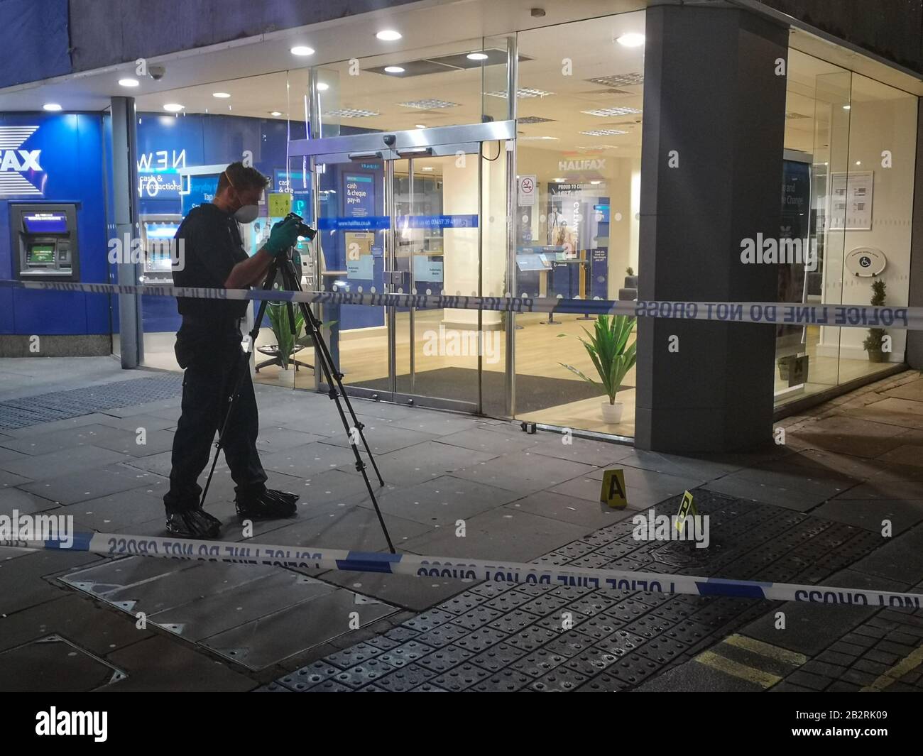 Londres UK 3 Mars 2019, Hammersmith High Street stabbing: Police judiciaire enquêtant sur la scène du crime où un homme a été poignardé , @Vo Hoa/Alay Live News Banque D'Images