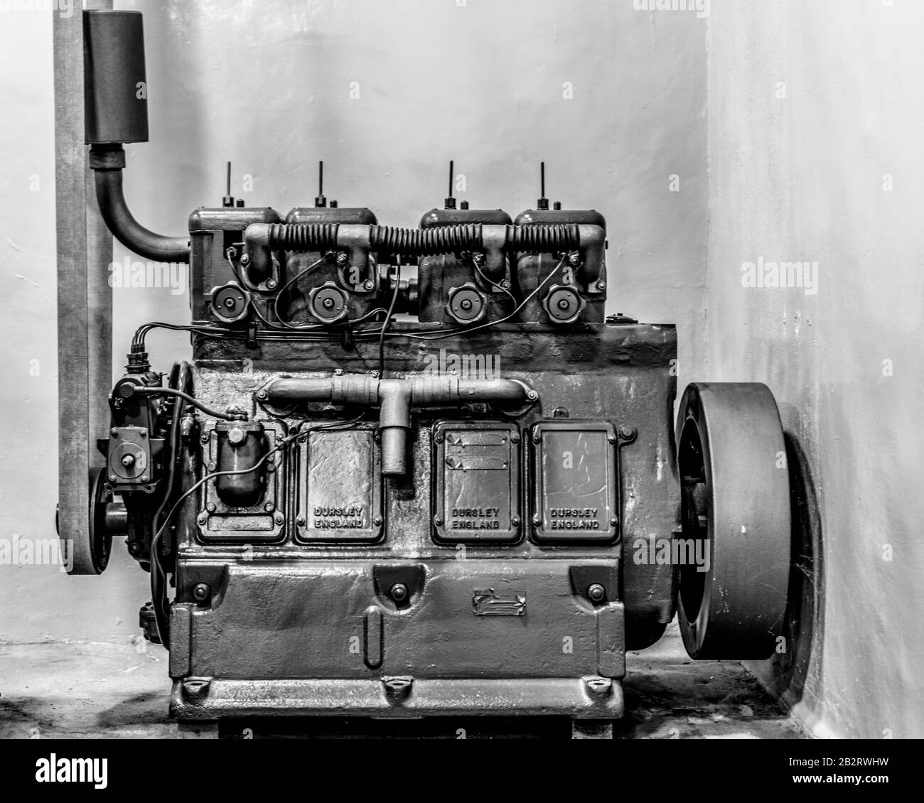 Ancien Générateur De Moteur Diesel De Moulin À Huile D'Olive Banque D'Images