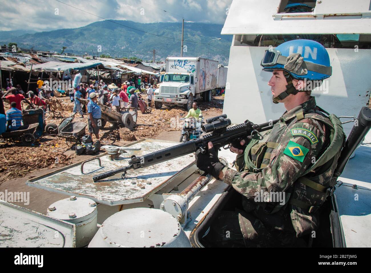 Casques bleus des Nations Unies en jeep en patrouille, MINUSTAH, Mission des Nations Unies pour la stabilisation en Haïti, Cité Soleil, Port-au-Prince, Ouest, Haïti Banque D'Images