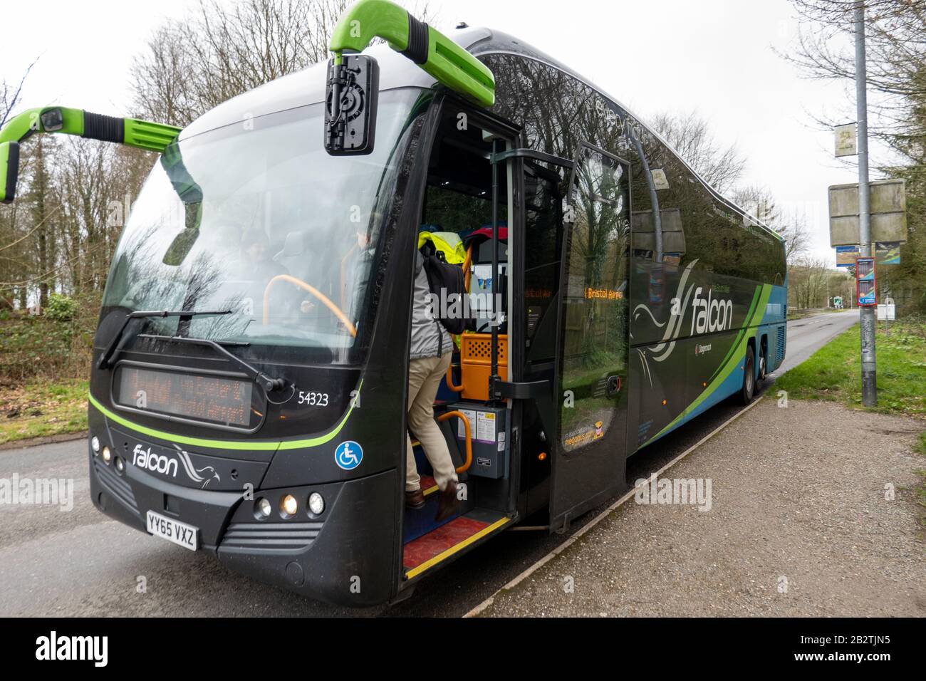 Service de bus Falcon de Plymouth à Bristol (via Exeter et l'aéroport de Bristol) par Stagecoach. À L'Arrêt De Bus Marley Head, South Brant, Devon Banque D'Images