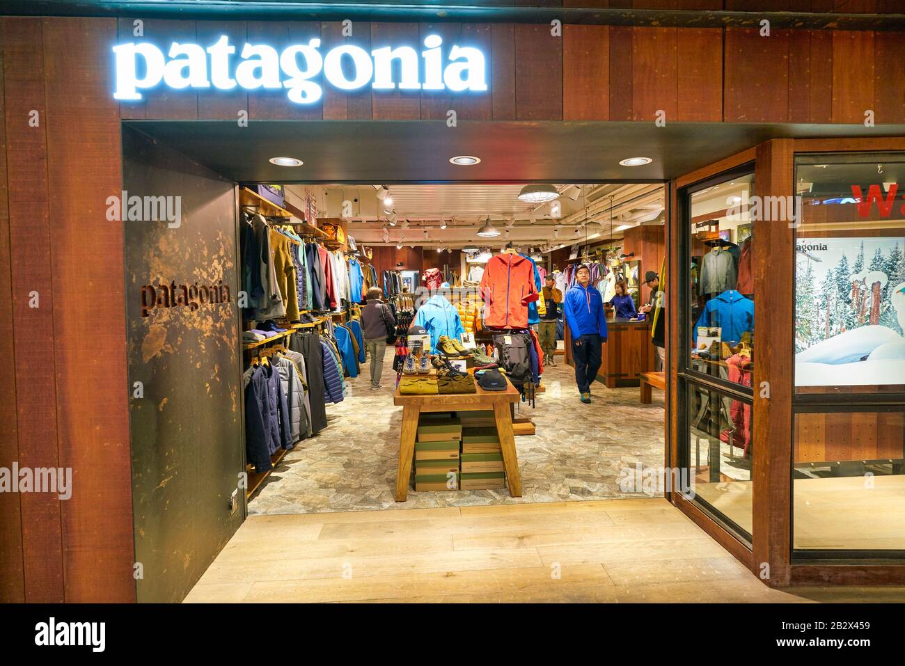 Hong KONG, CHINE - 23 JANVIER 2019 : entrée au magasin Patagonia du centre  commercial New Town Plaza à Sha Tin Photo Stock - Alamy