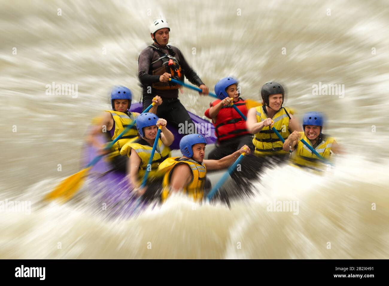 Le Rafting en eaux troubles en post production Banque D'Images