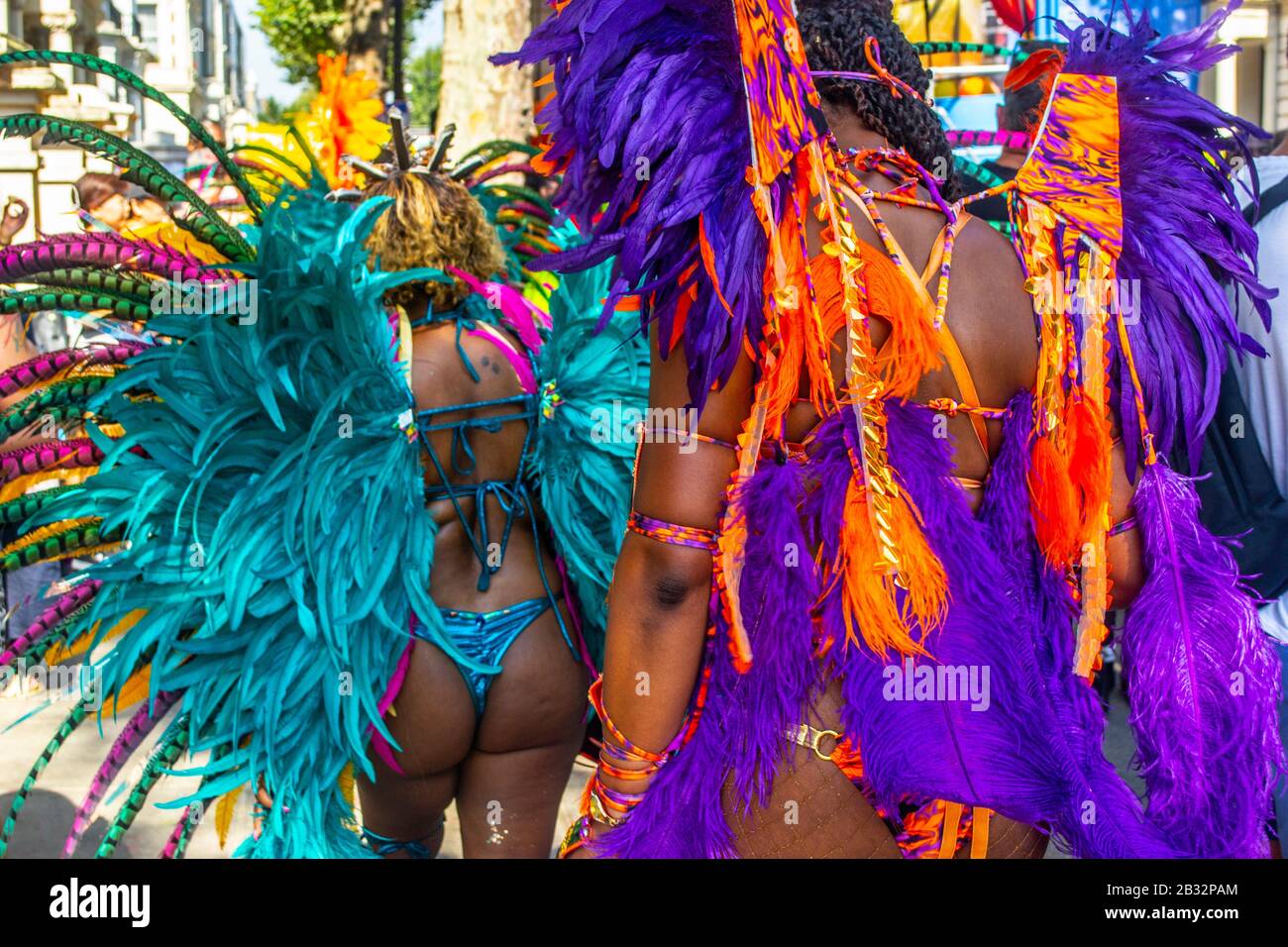 Tenue traditionnelle de carnaval de samba au Notting Hill Carnival Banque D'Images