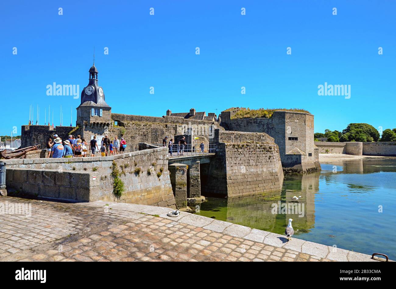 Le port de Concarneau et sa partie médiévale de Ville Close qui est une ville fortifiée sur une