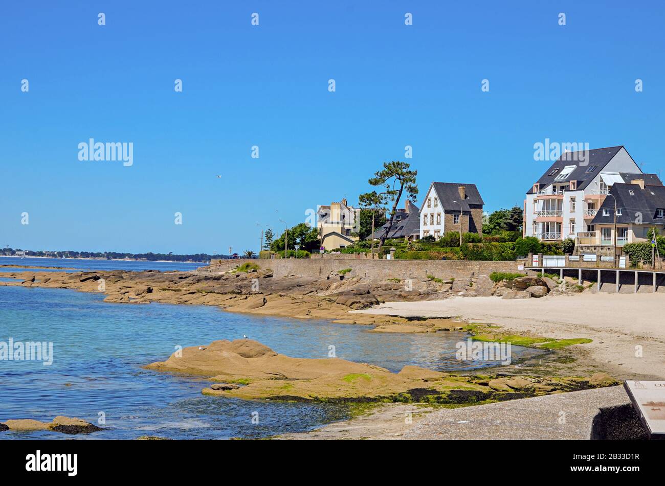 Le port de Concarneau et sa partie médiévale de Ville Close qui est une ville fortifiée sur une