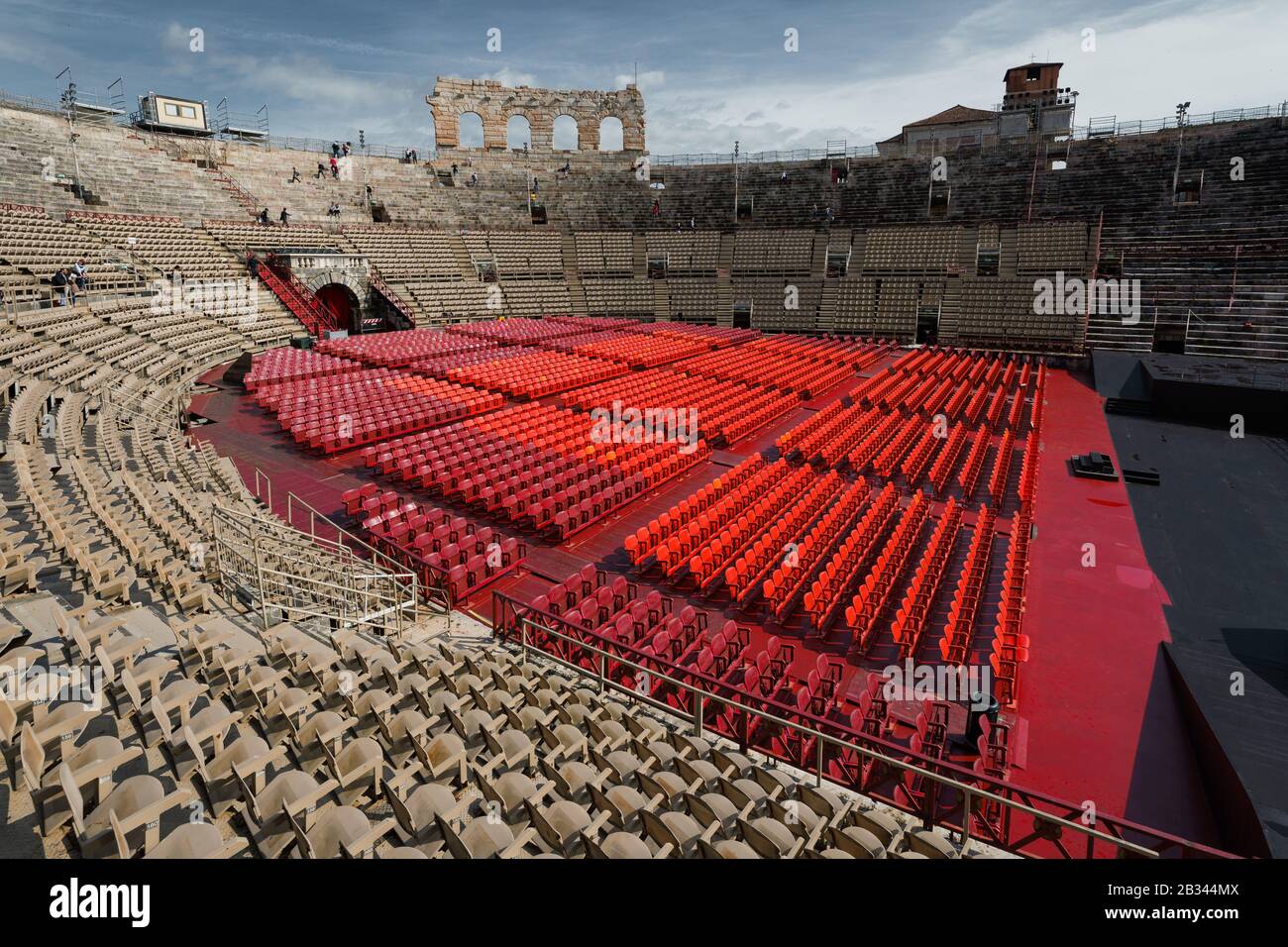 Vue intérieure de l'Arena di Verona, un ancien amphithéâtre romain de