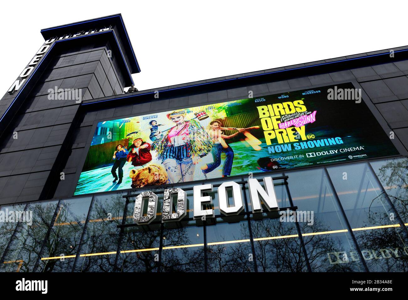 Londres, Angleterre, Royaume-Uni. Cinéma Odéon, Leicester Square. Publicité grand écran oiseaux de Prey (mars 2020) Banque D'Images