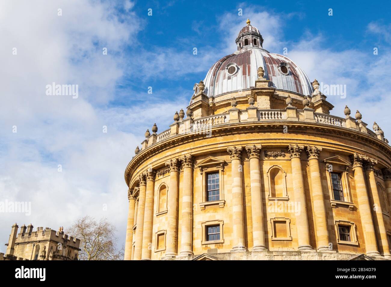 A Rotunda - caméra Radcliffe à Oxford avec ciel bleu Banque D'Images