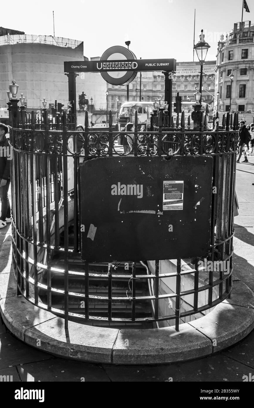 La station de métro sur la place Trafalgar Banque D'Images