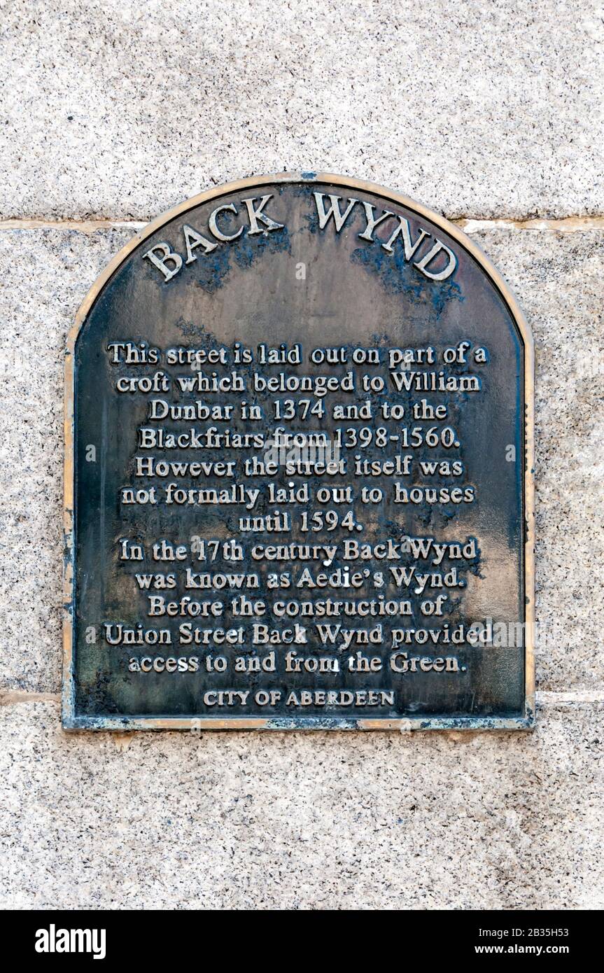 Une plaque métallique à Aberdeen enregistre l'histoire de la rue Back Wynd. DÉTAILS DANS LA DESCRIPTION. Banque D'Images