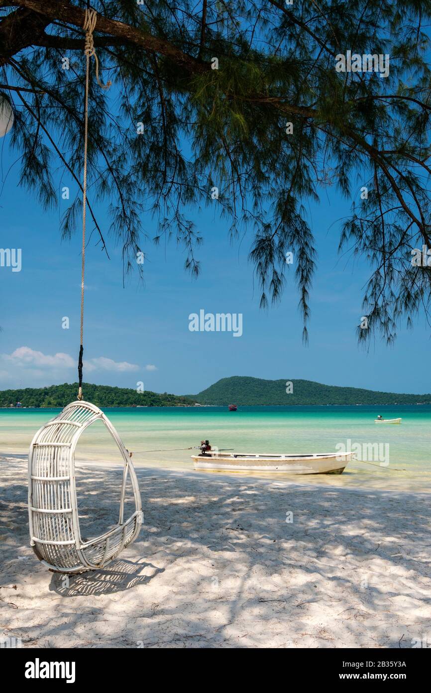 Plage de Saracen Bay au paradis tropical île de Koh Rong Samloen près de Siahnaoukville au Cambodge Banque D'Images