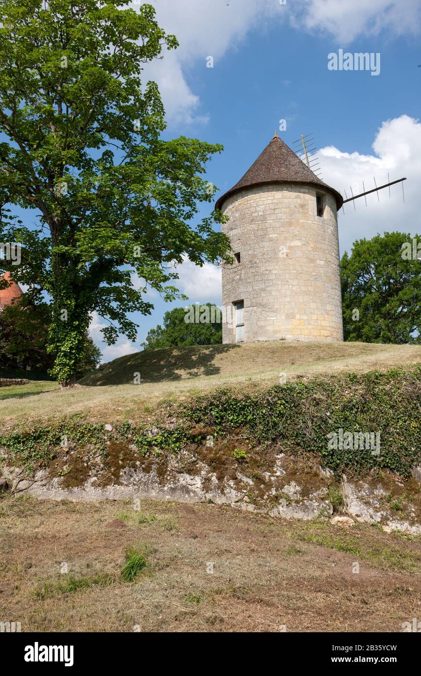 Moulin français au soleil Domme Dorodgne France Banque D'Images