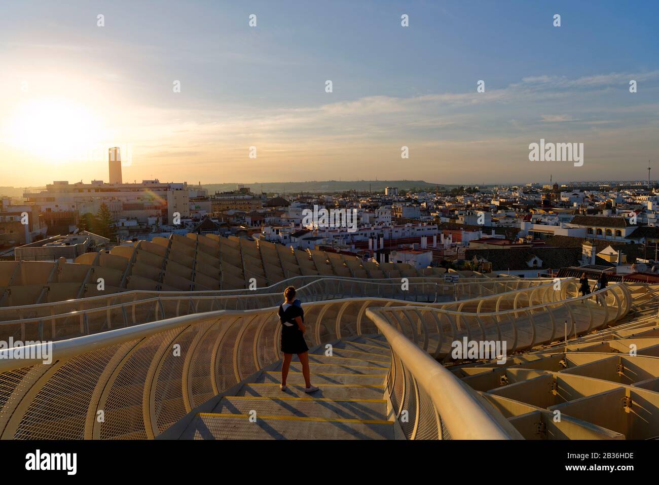 Espagne, Andalousie, Séville, Encarnation Regina district, Plaza de la Encarnacion, vue générale du Mirador du Metropol Parasol (construit en 2011) par l'architecte Jurgen Mayer-Hermann Banque D'Images