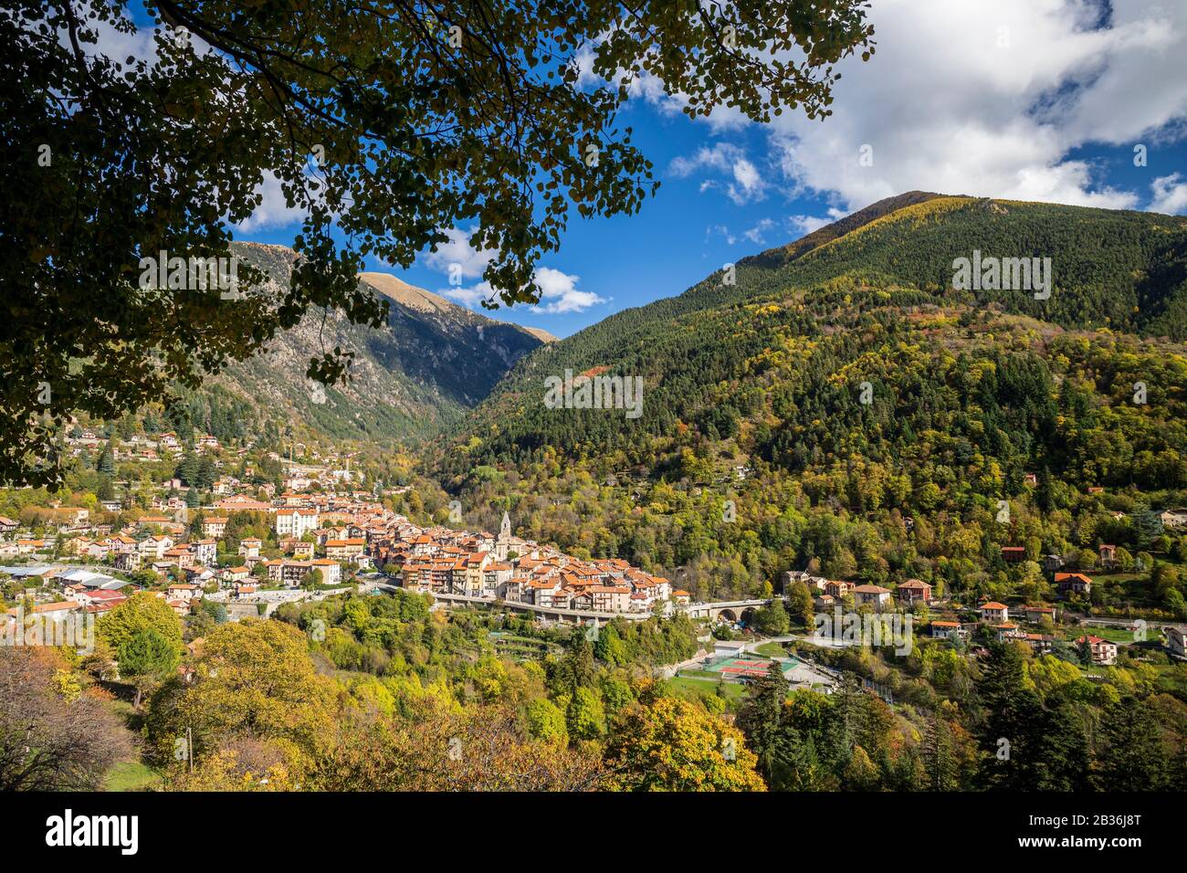 France, Alpes-Maritimes, Parc national du Mercantour, Haute-Vésubie, Saint-Martin-Vésubie, le village Banque D'Images