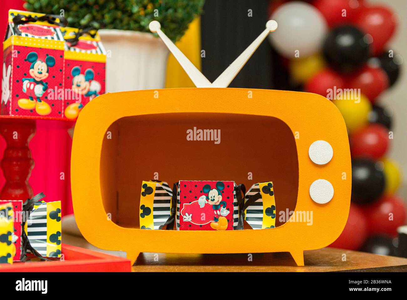 Mickey Cupcake Banque D Image Et Photos Alamy Mickey Cupcake Banque D Image Et Photos Alamy