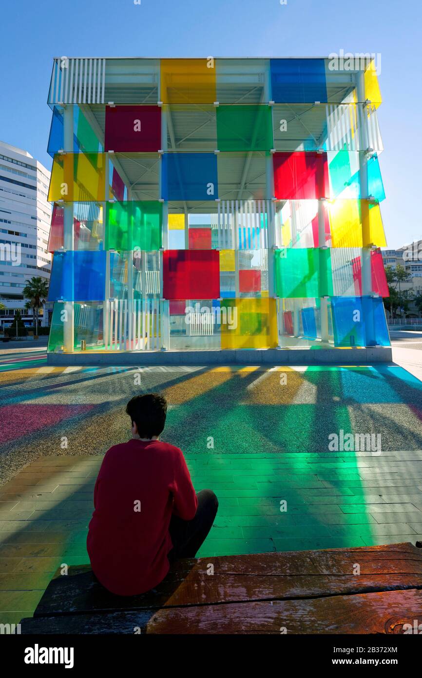 Espagne, Andalousie, Costa Del Sol, Malaga, Le Centre D'Art Pompidou Le Cube Par Daniel Buren Banque D'Images
