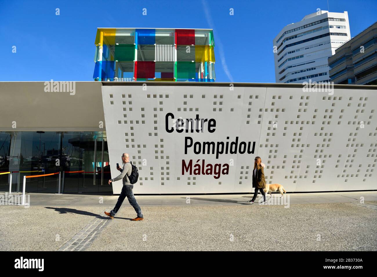 Espagne, Andalousie, Costa Del Sol, Malaga, Le Centre D'Art Pompidou Le Cube Par Daniel Buren Banque D'Images