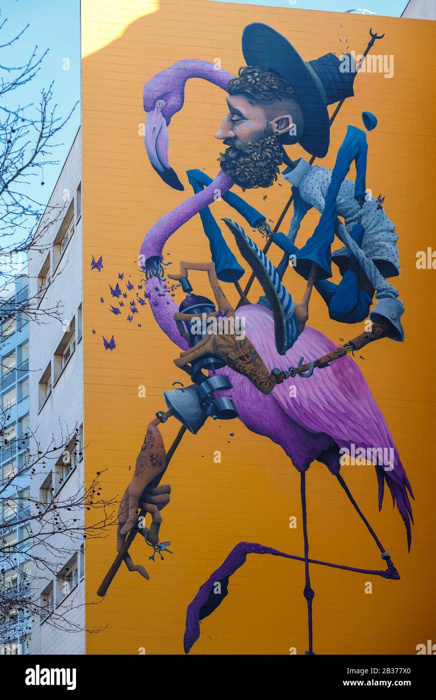 France, Paris, murale sur la façade d'un immeuble d'appartements situé dans le boulevard Vincent Auriol appelé la Camargue par Maye Banque D'Images