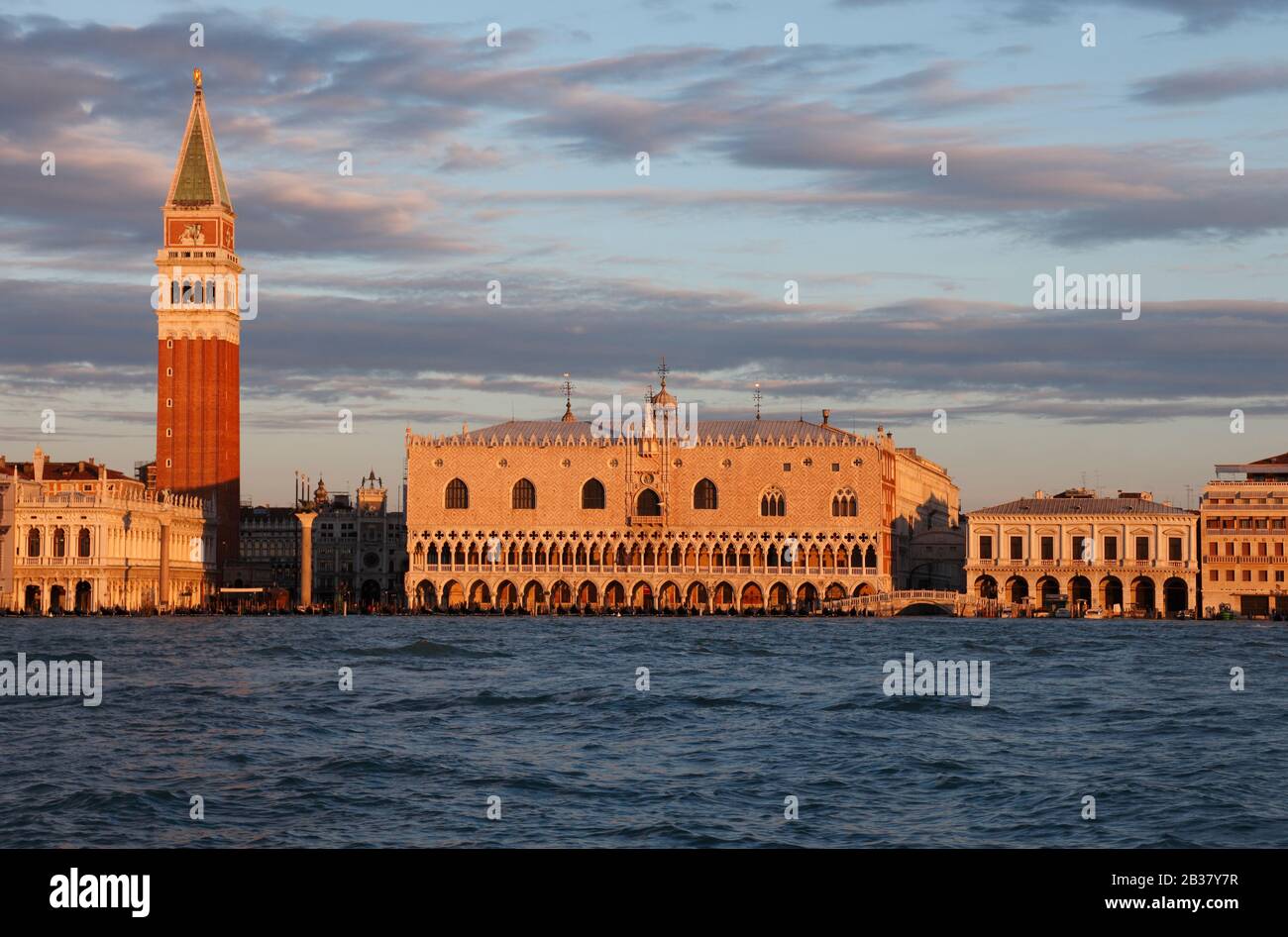 La Piazzetta San Marco, Vue D'Isola San Giorgio Maggiore; Venise, Vénétie; Italie Banque D'Images