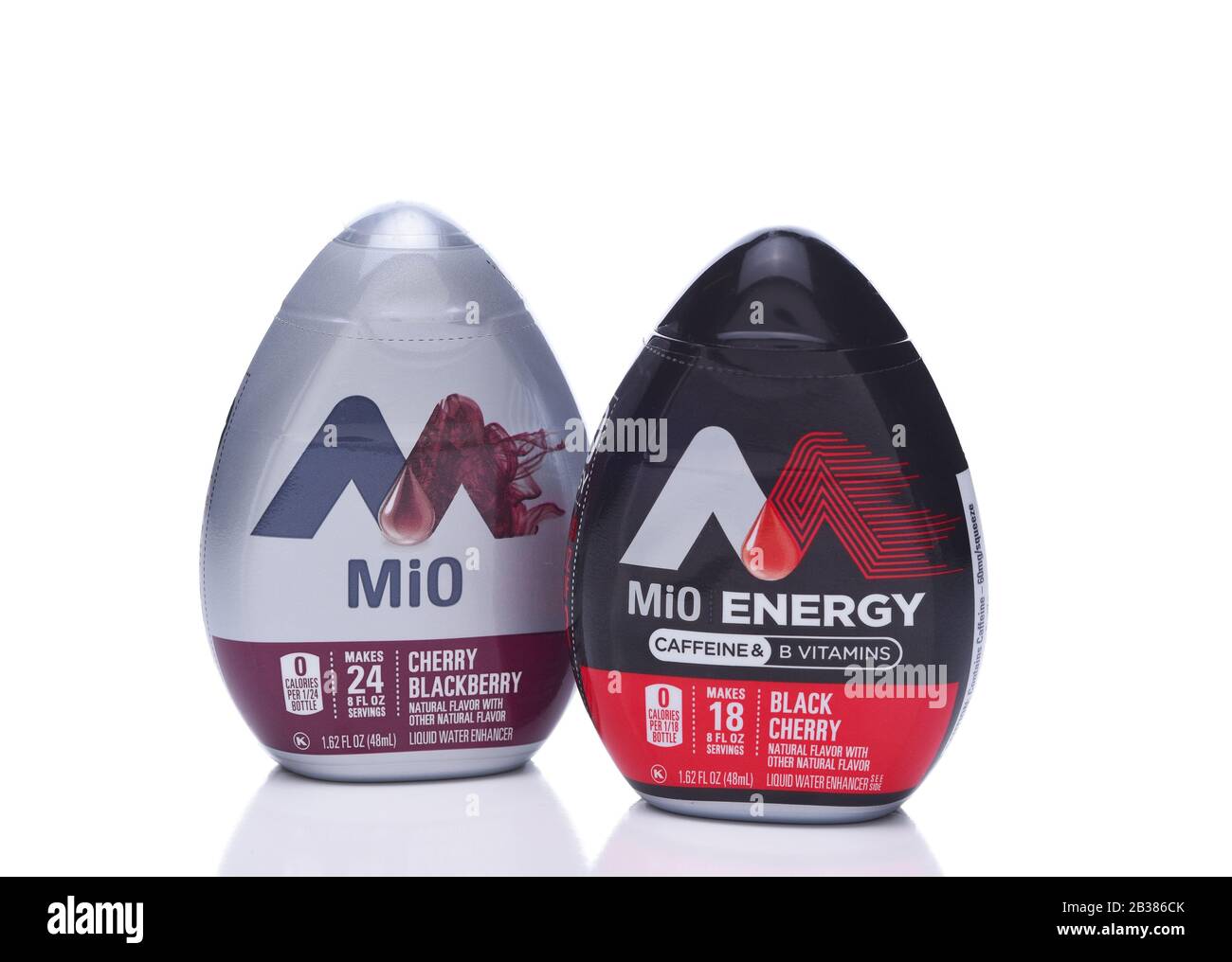 Irvine, CA - 8 NOVEMBRE 2017 : optimiseur d'eau Mi0. Mio est une première de son genre d'amplificateur d'eau liquide. Disponible en plusieurs saveurs et quatre produits li Banque D'Images
